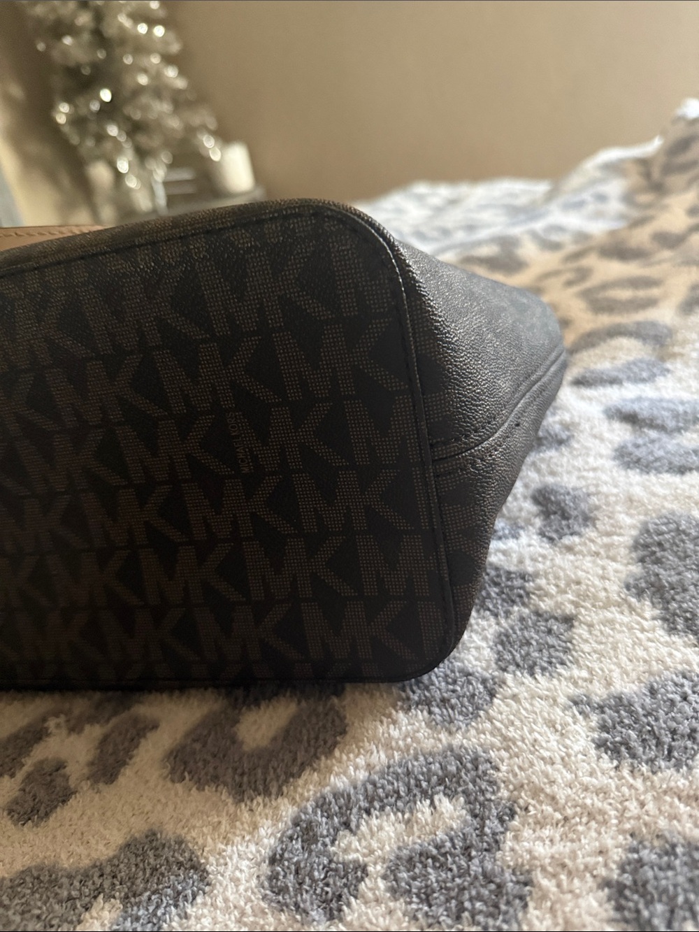 Michael Kors Brown Logo Tote with Beige Trim and Gold Charm NWT - Picture 8 of 15